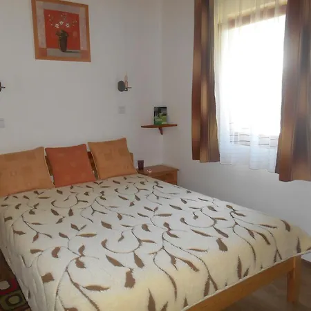 Vendegmarasztalo Porta Guest house Szalafo