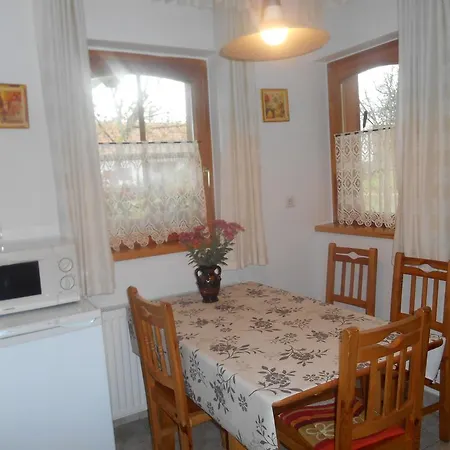 Vendegmarasztalo Porta Guest house *
