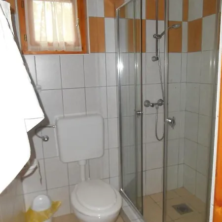 Vendegmarasztalo Porta *